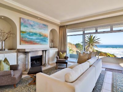 Hermanus Beachfront Lodge