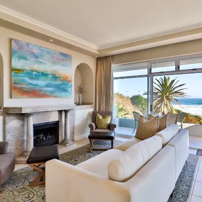 Hermanus Beachfront Lodge Hotels near Voëlklip Beach