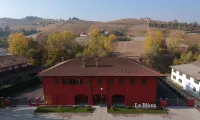 Agriturismo la Biòca فنادق في سيرالونجا دي ألبا