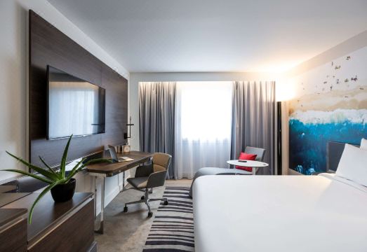 1. 노보텔 보르도 ..