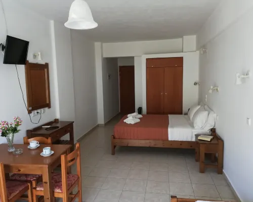 Karmi Apartments Hotels in Kolymvari