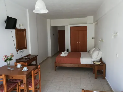 Karmi Apartments Hotel a Spilia