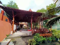 Binakarya Homestay Syariah - vue sur la montagne