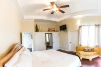 Blue Paloma Bed & Breakfast Hotels in Green Island
