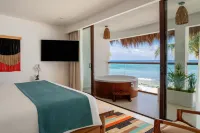 The Beachfront by The Fives Hotels Á la Carte - Adults Only - balcony