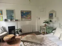 Stylish comfortable self catering cottage . In the heart of the Scottish Borders The Capon tree周辺のホテル