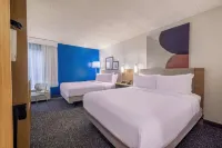 Spark by Hilton Clarks Summit - parking