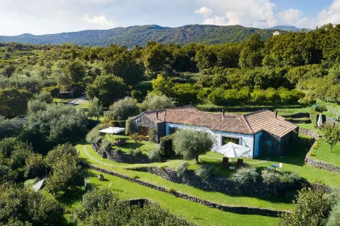 Monaci delle Terre Nere