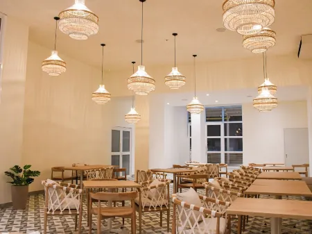 Ciela Hotel & Beach Club Отели в г. Толу