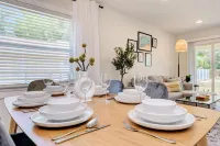 Charming Florida Beach Home w King Bed Patio Hotels in Osprey