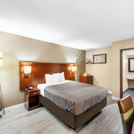 Econo Lodge Texarkana I-30