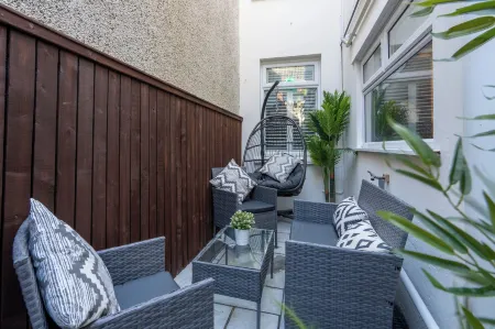 Swansea Waterfront View Windmill Terrace Отели в г. Манселтон