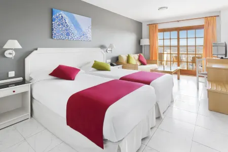 Elba Castillo San Jorge & Antigua Suite Hotel