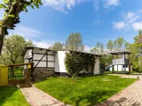 Lake View Apartment in Klein Pravtshagen Near Seabeach with Garden