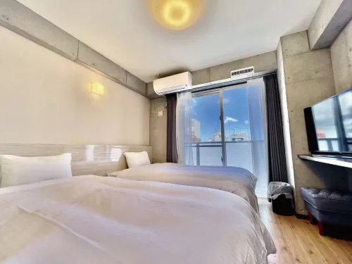 Infinity Hotel NahaKumoji -Seven Hotels and Resorts- - balkon