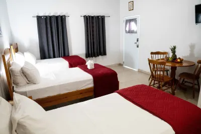 The Paradise Inn Hoteles cerca de Oyster Pond
