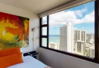 Artsy 32nd Floor Condo with Modern Furnishings & Gorgeous Ocean Views Condo