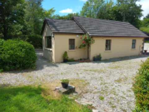 Sea View 1-Bed Cottage Sleeps 2 w Private Garden