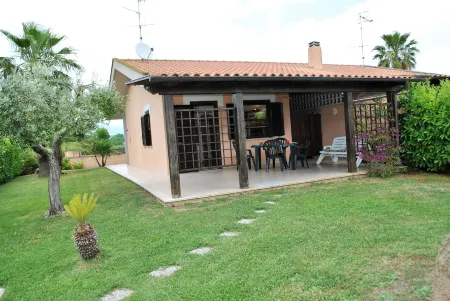 Villa Barbie Between Terracina and Sperlonga, 400 mt from Beach