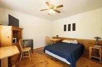 Motel Pike Route Hotels in Le Haut-Richelieu Regional County Municipality