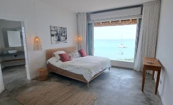Luxury Beachfront Villa with Private Pool - Jolly's Rock
