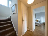 Scandi Style Apartment with Stunning Views Hotel dekat Blackness Mission Church