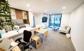 Luxury and Stylish Apt on NB Ave