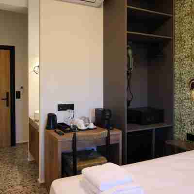 Uphill Unique Boutique Suites Rooms