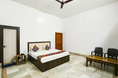 Via Prashansa Palace - Banaras Railway Station Hotels in Varanasi