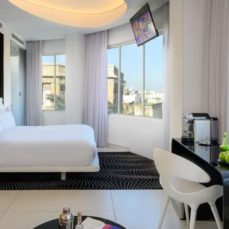 Poli House by Afi Hotels Отели рядом с достопримечательностью «Улица Шенкин»