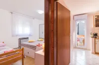 Apartments Kenđel Hotels near Novo Igralište Valbandon