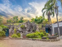 Palma Villa Homestay I with Swimming Pool, Billiard, Karaoke & Ping Pong Near Klaten Town Square - 피트니스 시설