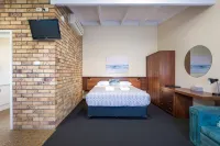 Albany Holiday Units