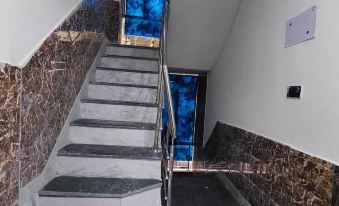 Hotel Twamev Couple Friendly Laxmi Nagar