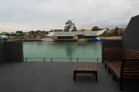 Ulverstone Waterfront Apartments Hotels in Penguin