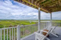 4BR/4BA - pool, elevator, deeded beach access, 2 king suites & AMAZING views!
