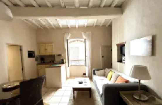 In the Heart of the Historic Center, Bonifacian Apartment for 2-3 People