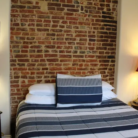 Hidden Fells Point Gem / Private Courtyard Patio