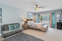 Must See Private Beach-Heated Pool Spa-Weddings-Water Front-Boat Slips-Sleeps 44