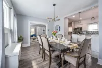 Lavish 3 Bedroom 1 Bath house-10 minutes to EWR/ FREE parking for multiple cars.
