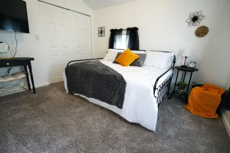 Entire 2 Bedroom Home