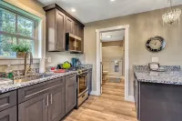cozy 1 bedroom, 1 bath, sleeps 4 fully equipped apartment
