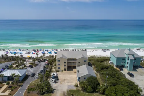 Beach Chairs and Umbrella Provided - Beautiful Coastal Getaway Hotels in Fawn Creek