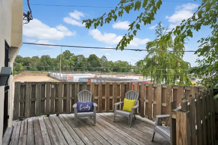 Exquisite Comfort and Historic Charm - Captivating Retreat Отели рядом с достопримечательностью «Моррис Арборетум & Гарденс оф Юниверсити оф Пенсильвания»