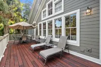 Charming Golf Course Views and Expansive Porch - Beautiful Island Retreat