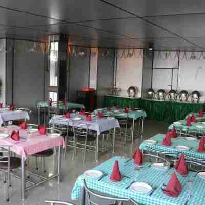Hotel Drive Inn Dining/Meeting Rooms