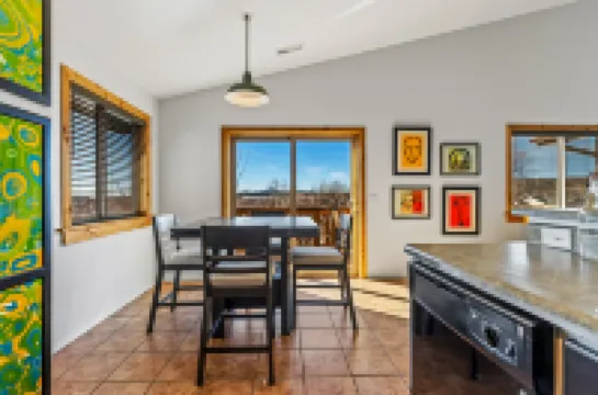 Private Backyard and Balcony Oasis - Charming Cozy Retreat