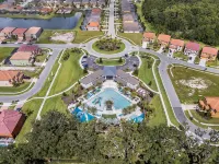 Screened Pool and Gated Community Access - Stunning Family Retreat Các khách sạn ở Osceola County