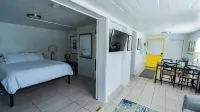 Casa Blue - Beautiful Renovated Cottage Close to Downtown!