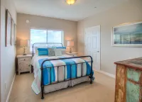 Spacious Living and Scenic Views - Charming Coastal Getaway